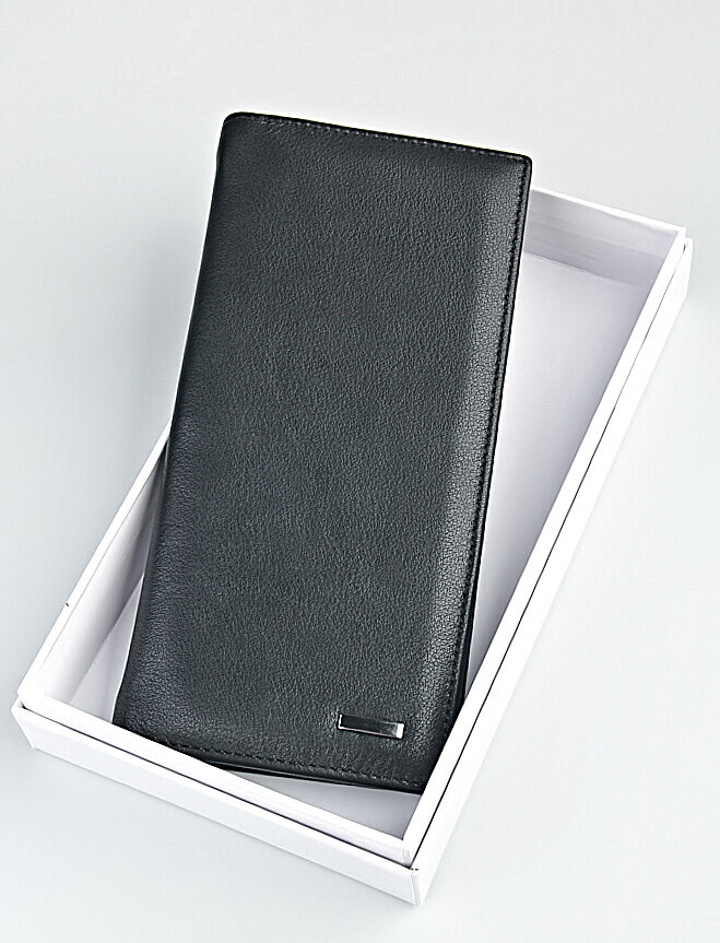 Купюрница мужская. Выполнена из мягкой натуральной кожи.