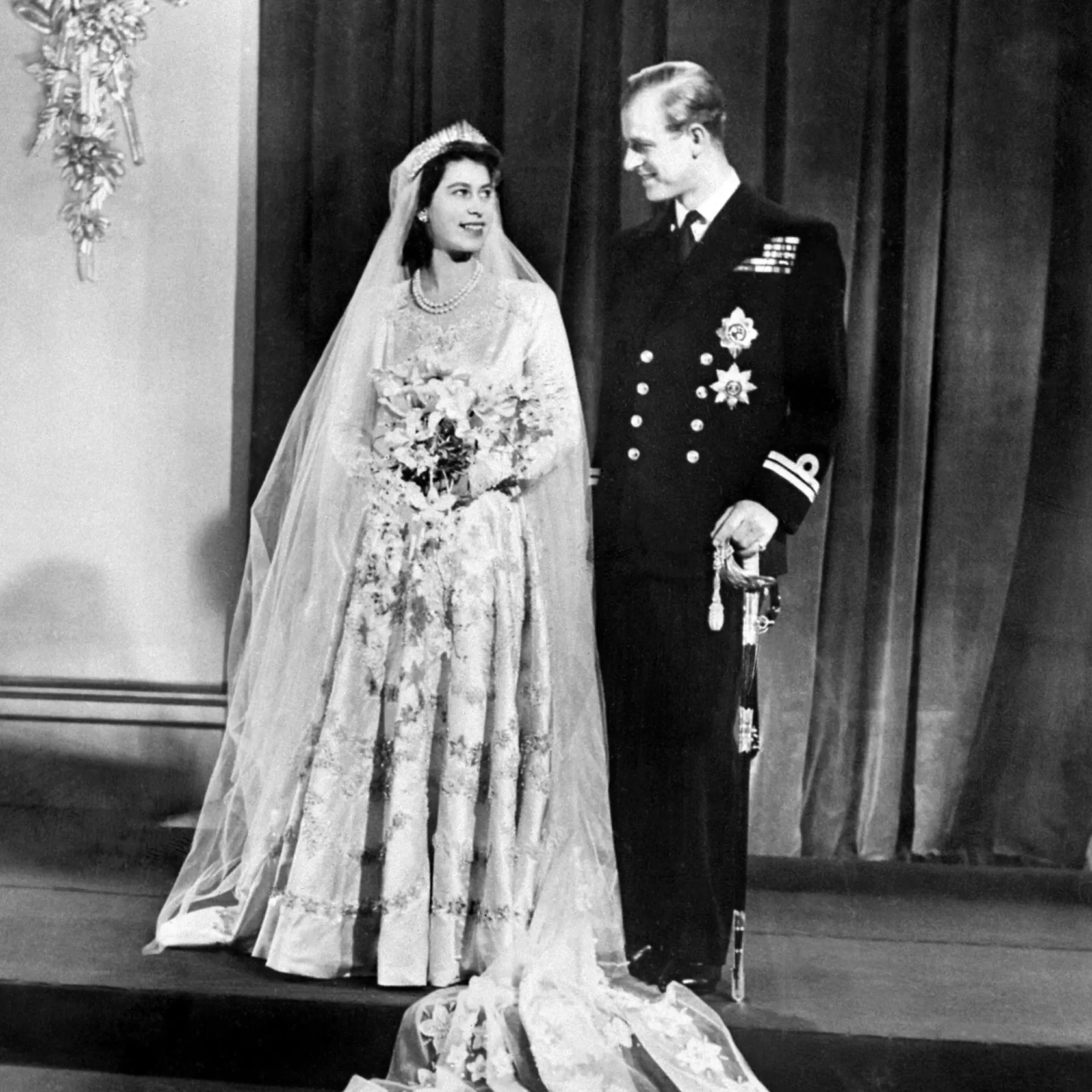 Платье королевы елизаветы на свадьбе