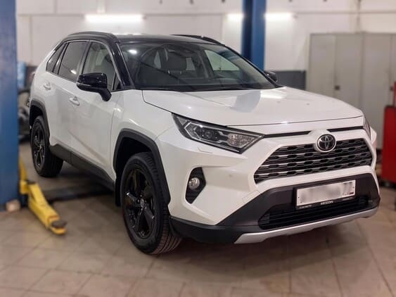 Toyota RAV4 в сервисе