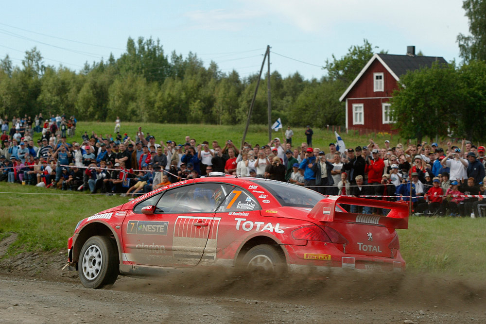 Маркус Гронхольм и Тимо Раутиайнен, Peugeot 307 WRC (468 PWL 75), ралли Финляндия 2005/Фото: Marlboro Peugeot Total