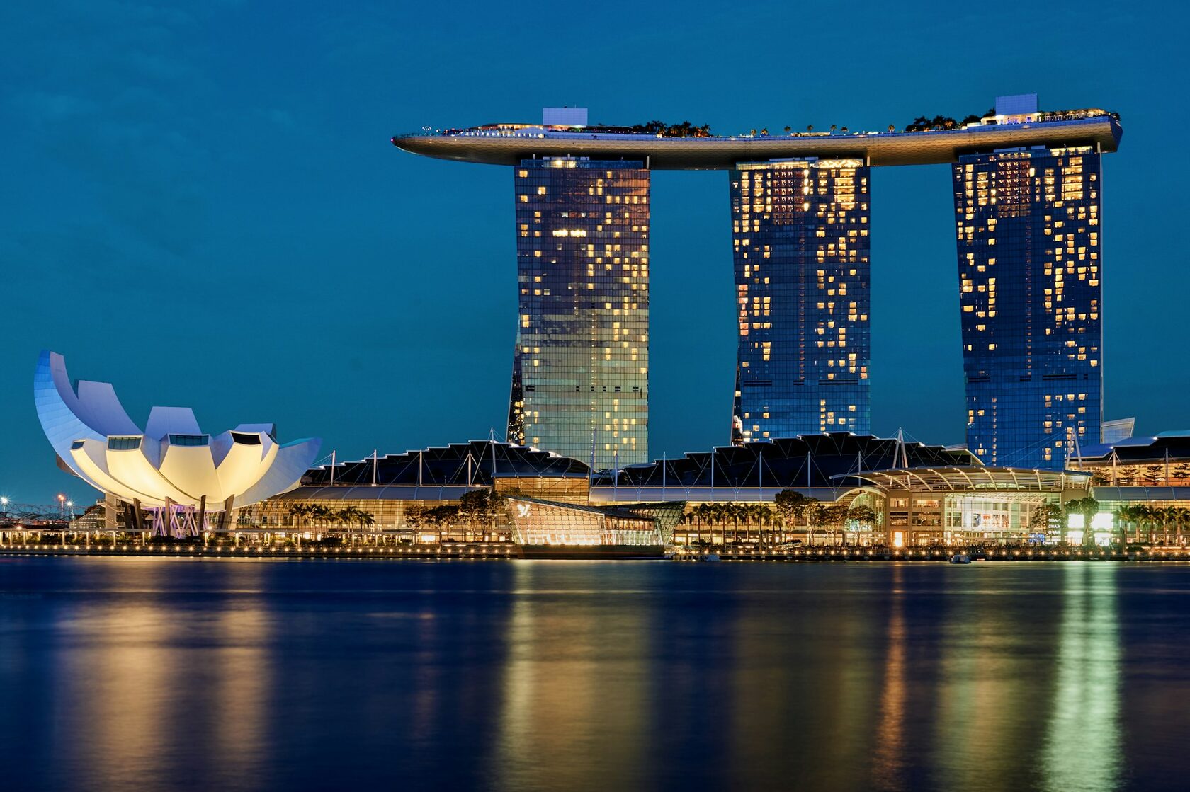 Marina Bay Sands вечером