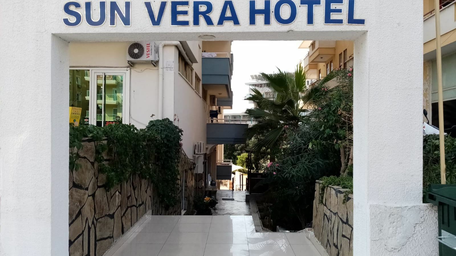 Sun vera hotel. Sun Vera Hotel 3 какие кафе находятся рядом.