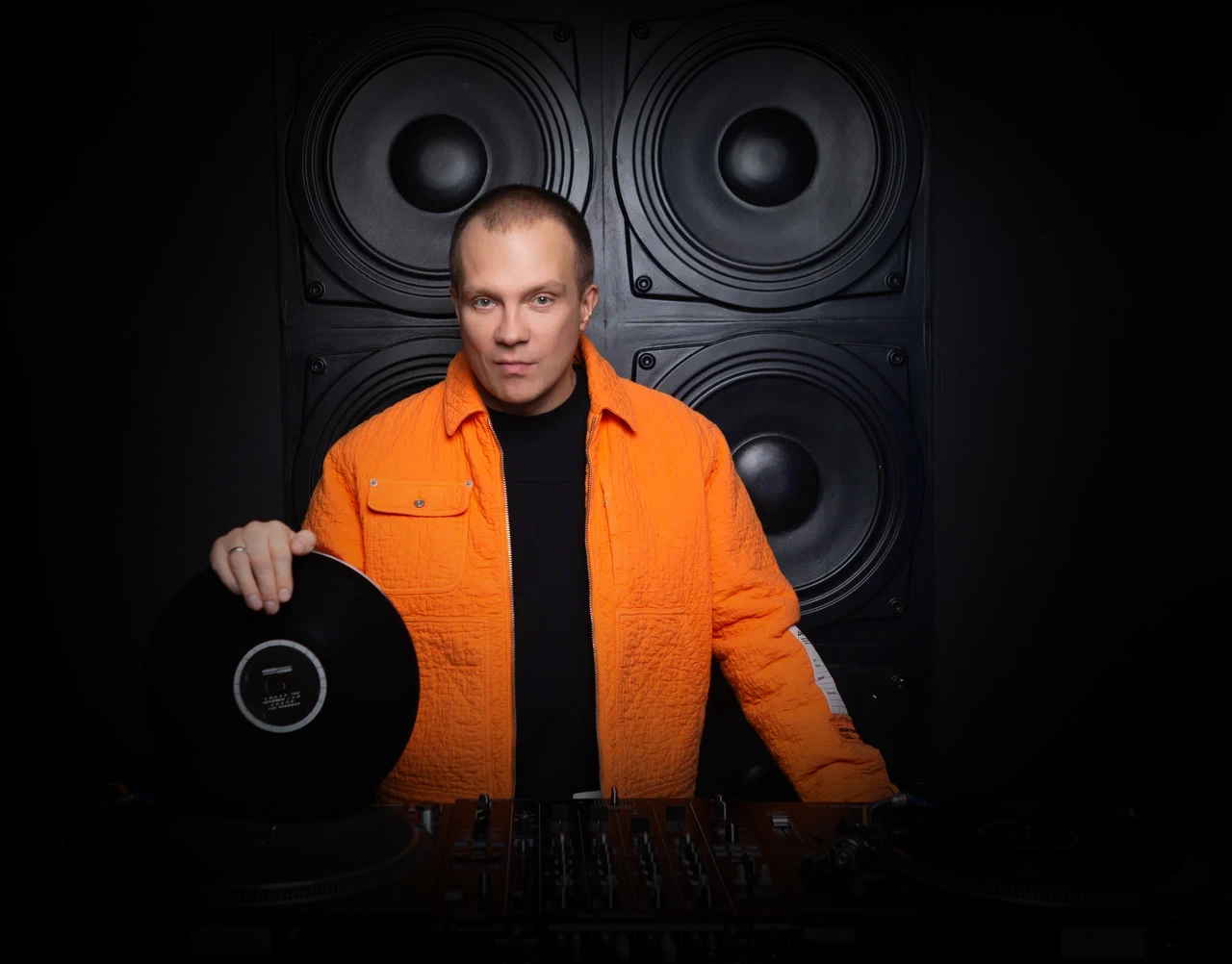 Билеты на концерт DJ Groove Тюмень 25.03 BULLWAR BAR, Диджей грув ...