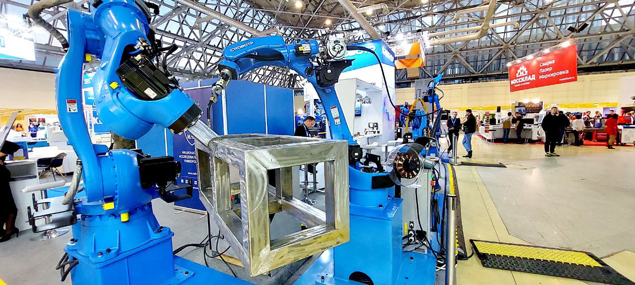 Стенд сварочных роботов CRP ROBOT на выставке Rusweld 2022
