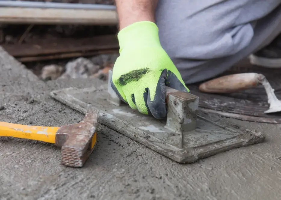 Пять причин, по которым вам может потребоваться отремонтировать или заново покрыть Ваш бетон