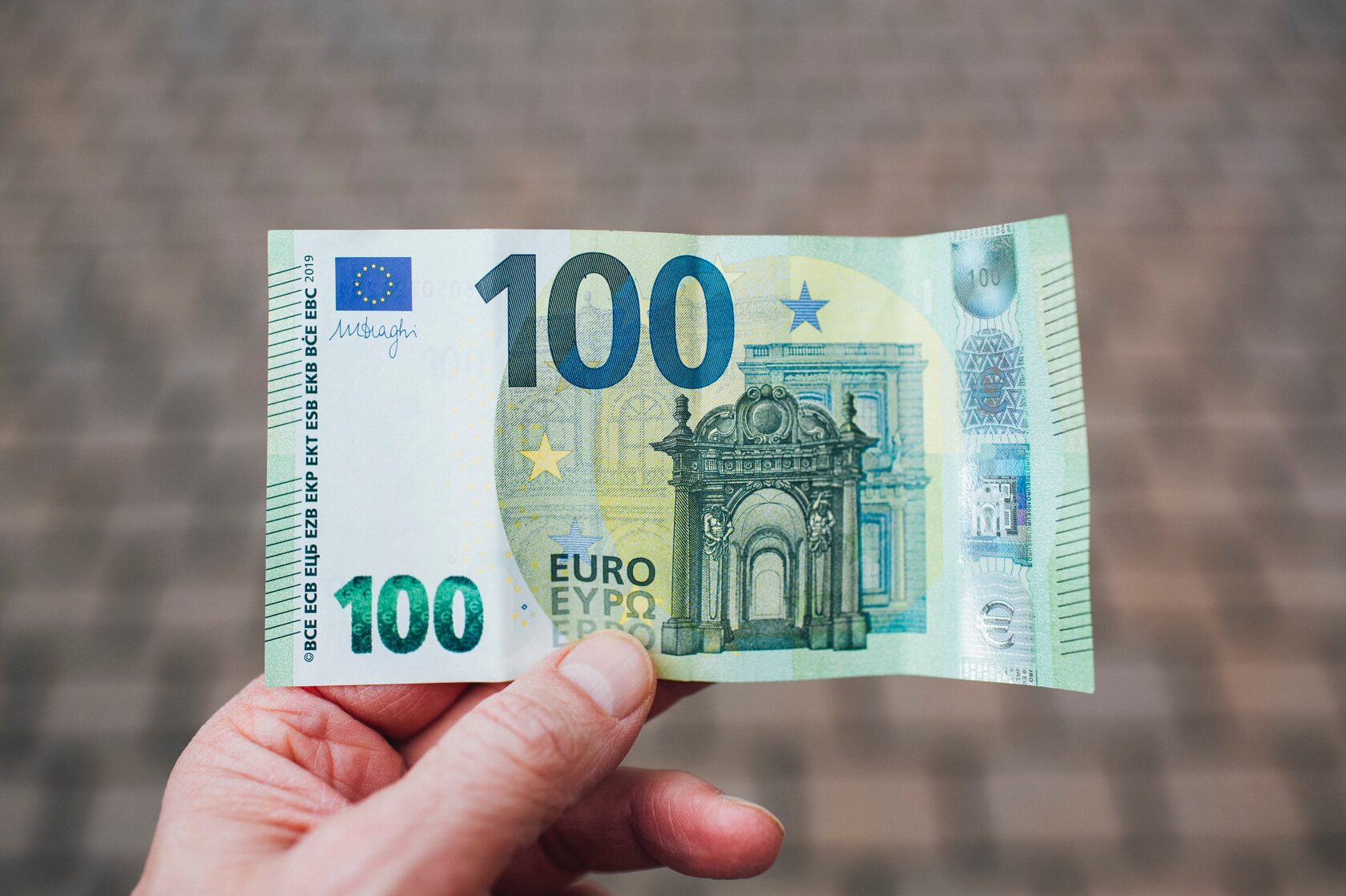 slovenia currency, does slovenia use the euro, slovenia currency before euro, currency in slovenia, currency of slovenia, what currency is used in slovenia