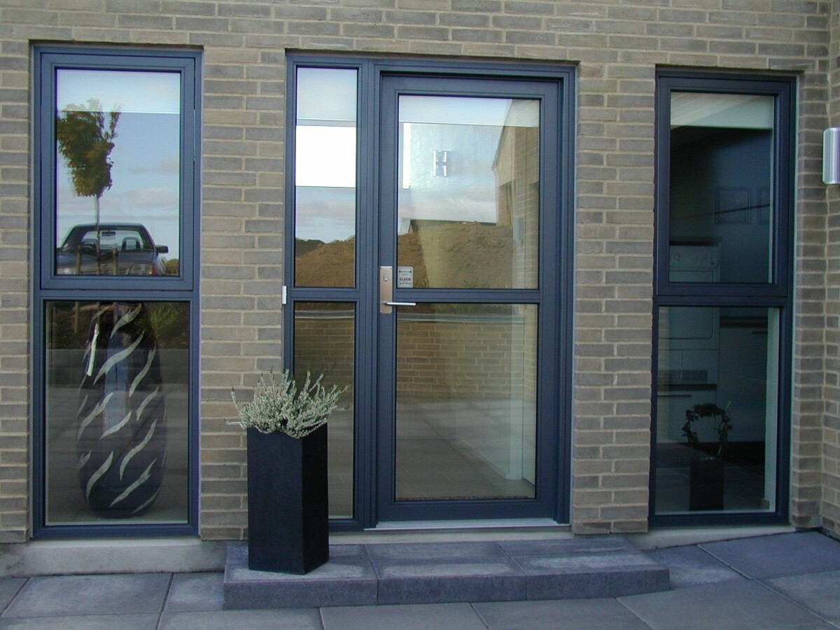 Пластиковые двери ПВХ в Саратове купить от производителя по низким ...