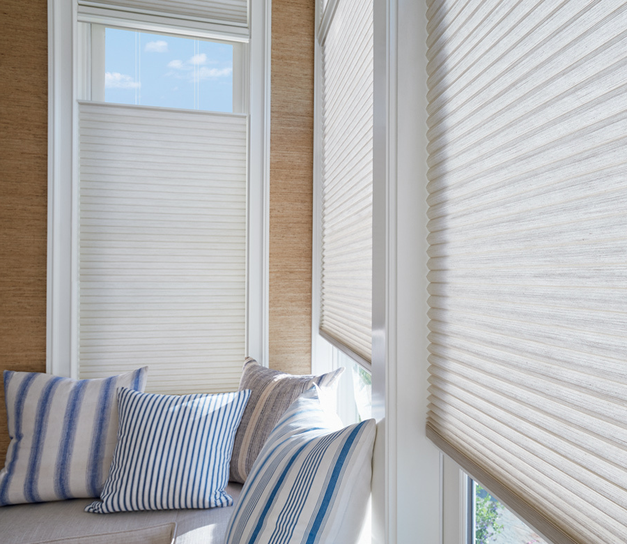 Плиссе Hunter Douglas. Хантер Даглас жалюзи плиссе. Hunter Douglas рулонные шторы. Hunter Douglas жалюзи плиссе.