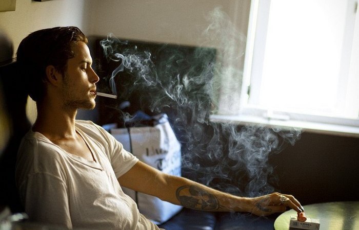 как устранить запах сигарет?