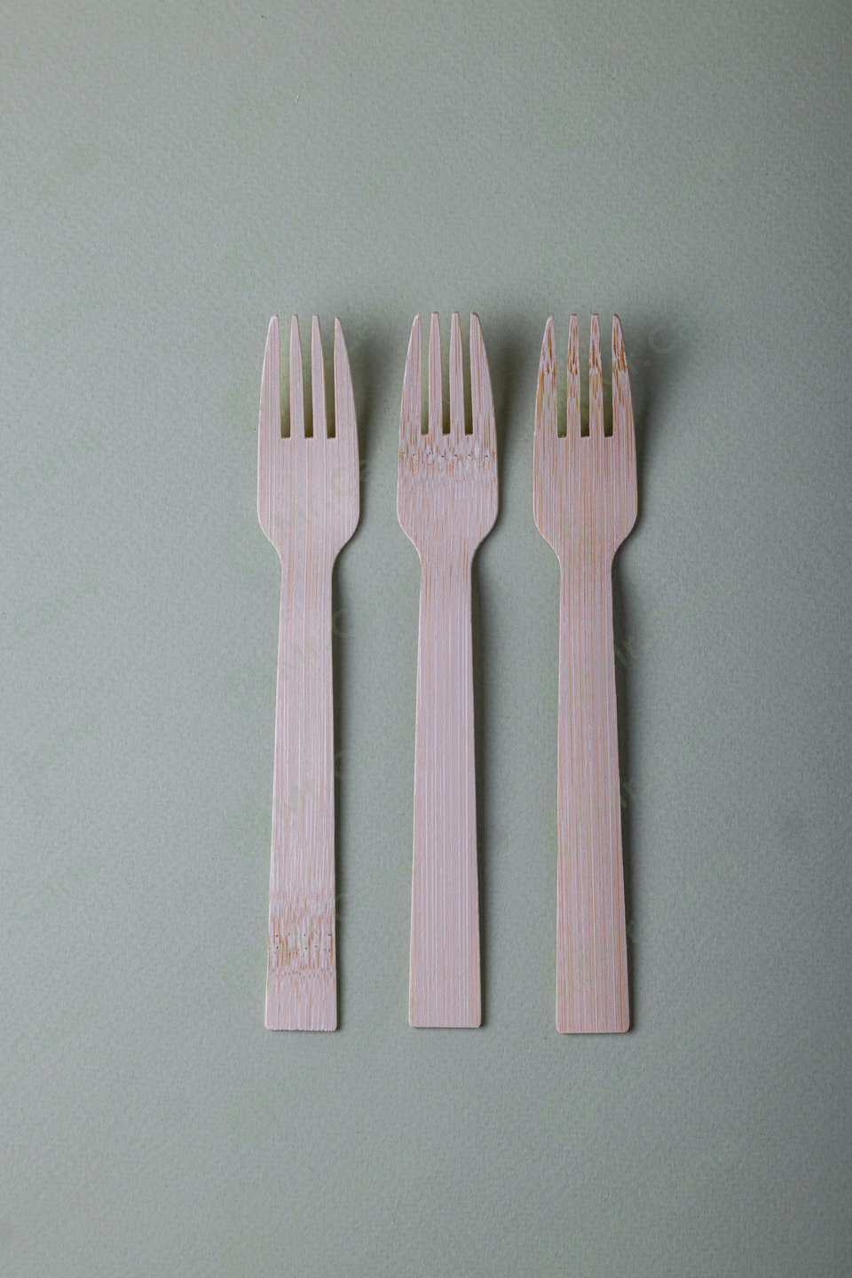 вилка из бамбука