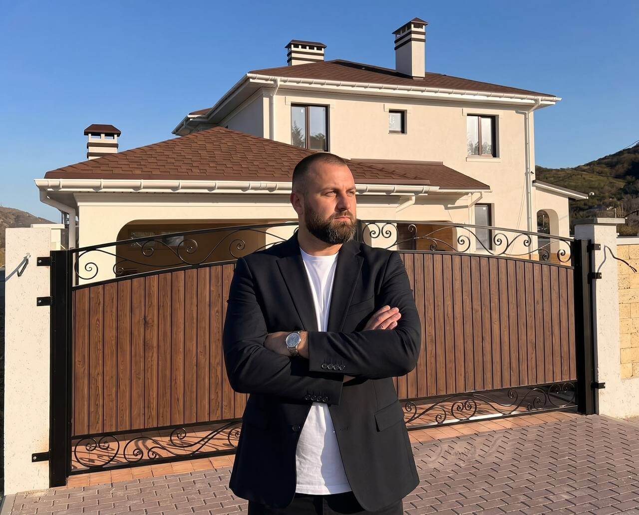 Руководитель компании "Строй Домик" Мукомел А. С.