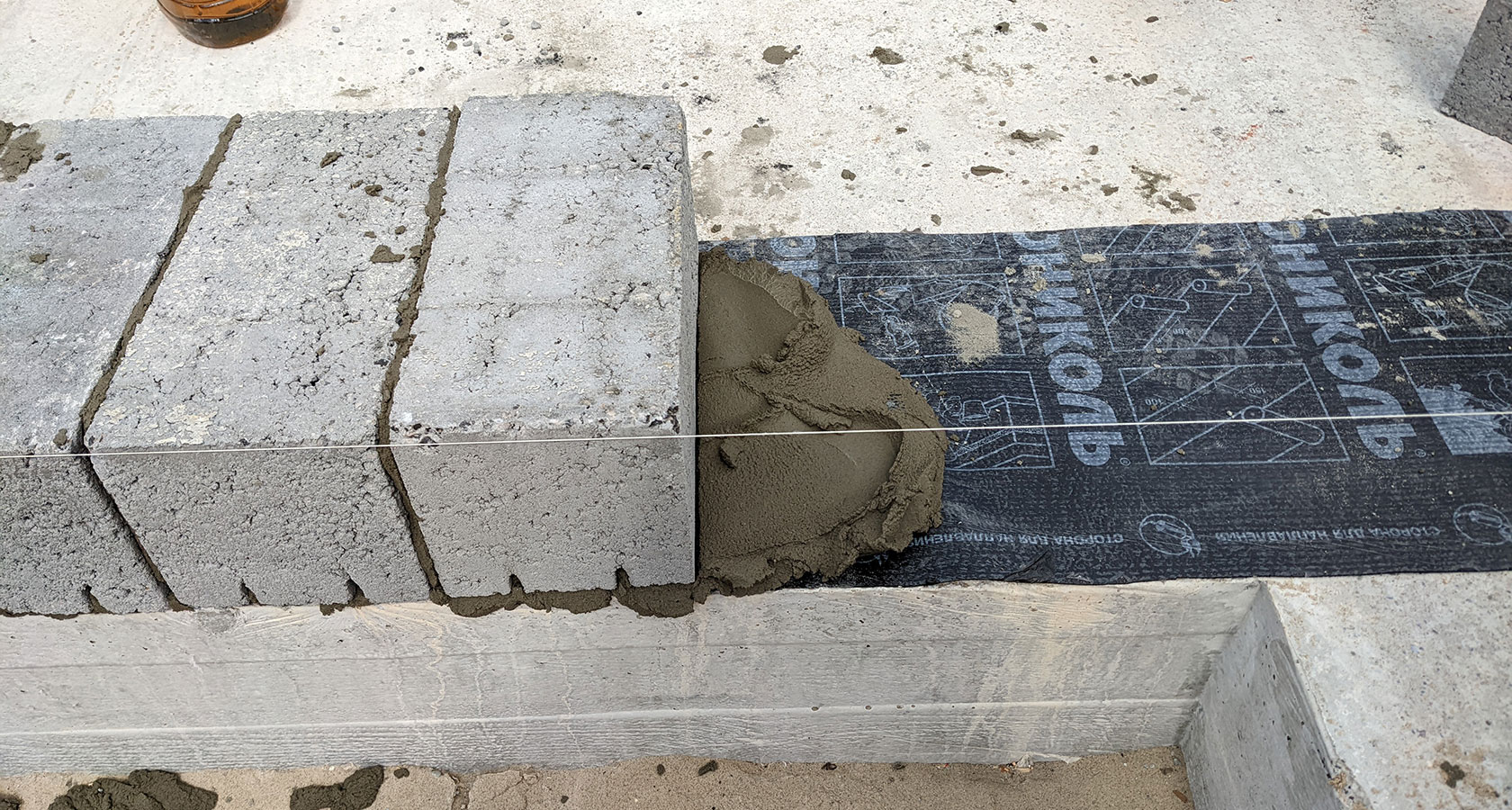 Возведение и кладка стен из керамзитобетонных блоков