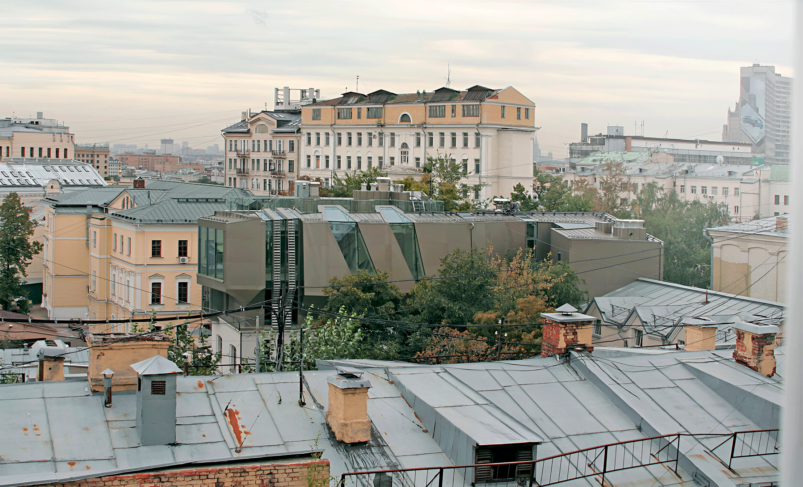 Reconstruction of an Apartment House in Kislovsky Lane
