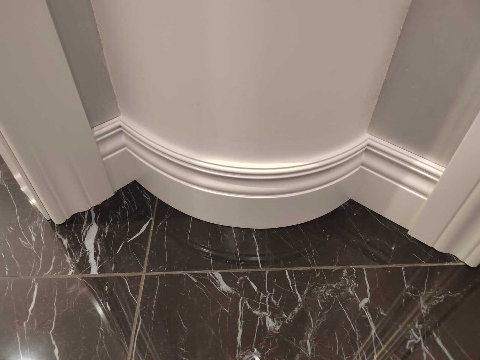 Гнутые плинтуса 