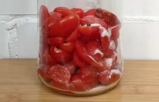 Приготовление настойки с перцем на водке: шаг 2