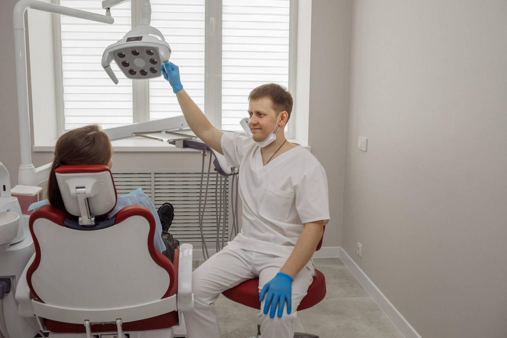 Имплантация зубов в Нижнем Новгороде в рассрочку от 2000 ₽ в месяц