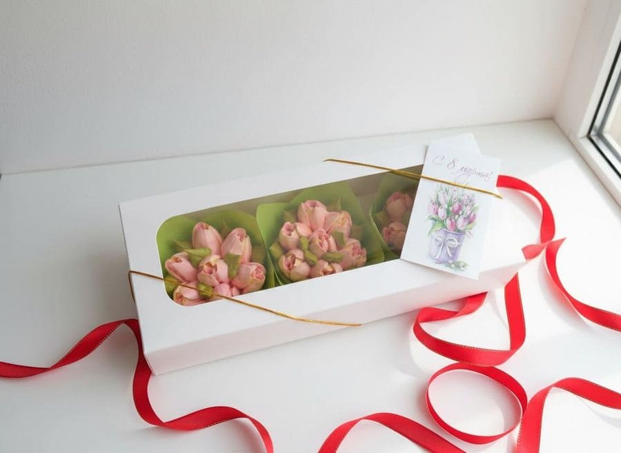 Тюльпаны из зефира в форме клумбы, коробка с окном 25×10см 2