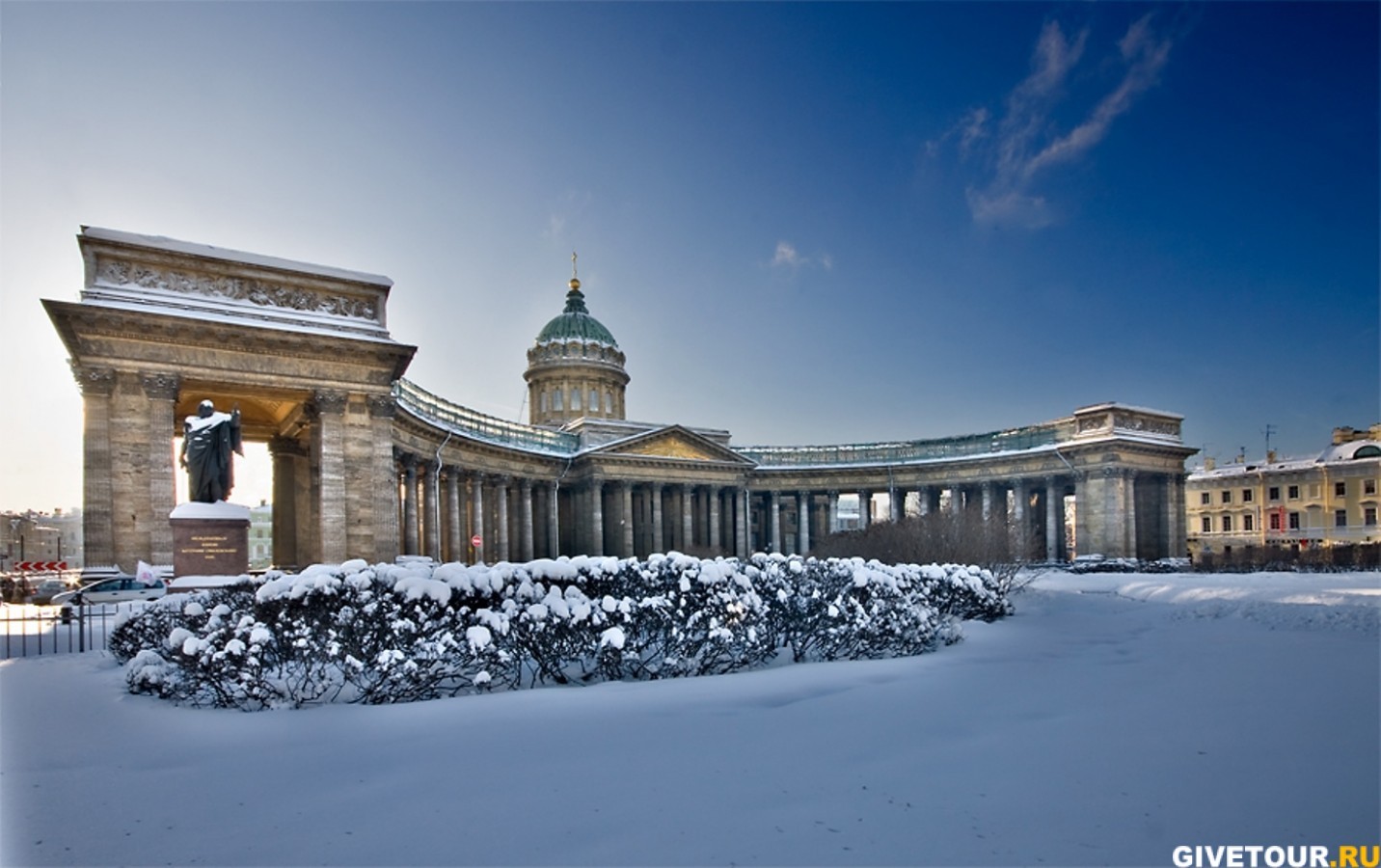 Спб январь. Казанский кафедральный собор в Санкт-Петербурге зимой. Казанский кафедральный собор зимой. Казанский собор Питер зима. Петербург Казанский собор зимой.