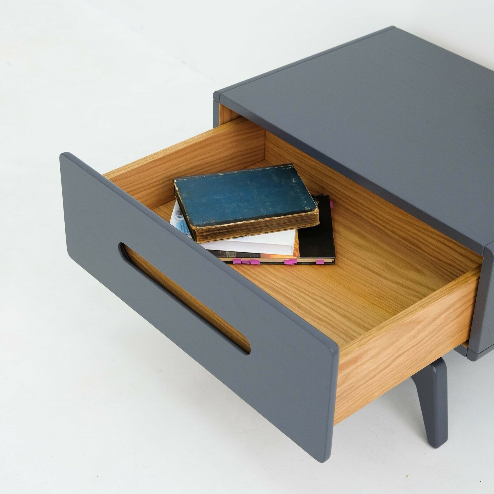 Jacket Nightstand Страница товара