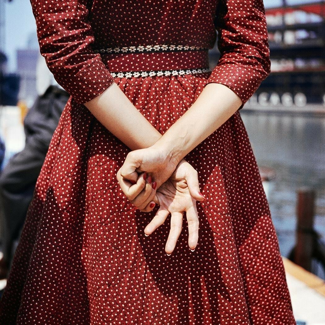 Красное платье, 1956. Фотограф Вивиан Майер