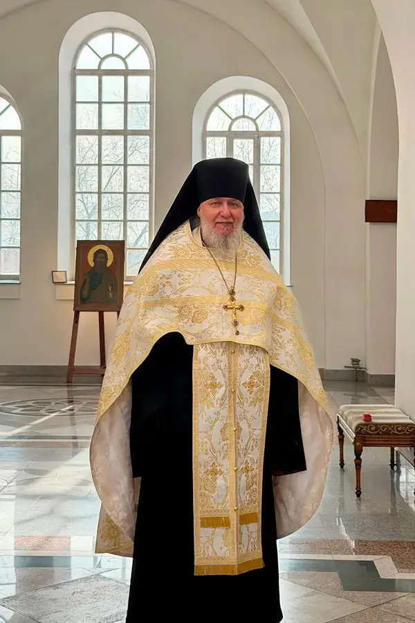 Настоятель Князе-Владимирского храма, иеромонах Алексий