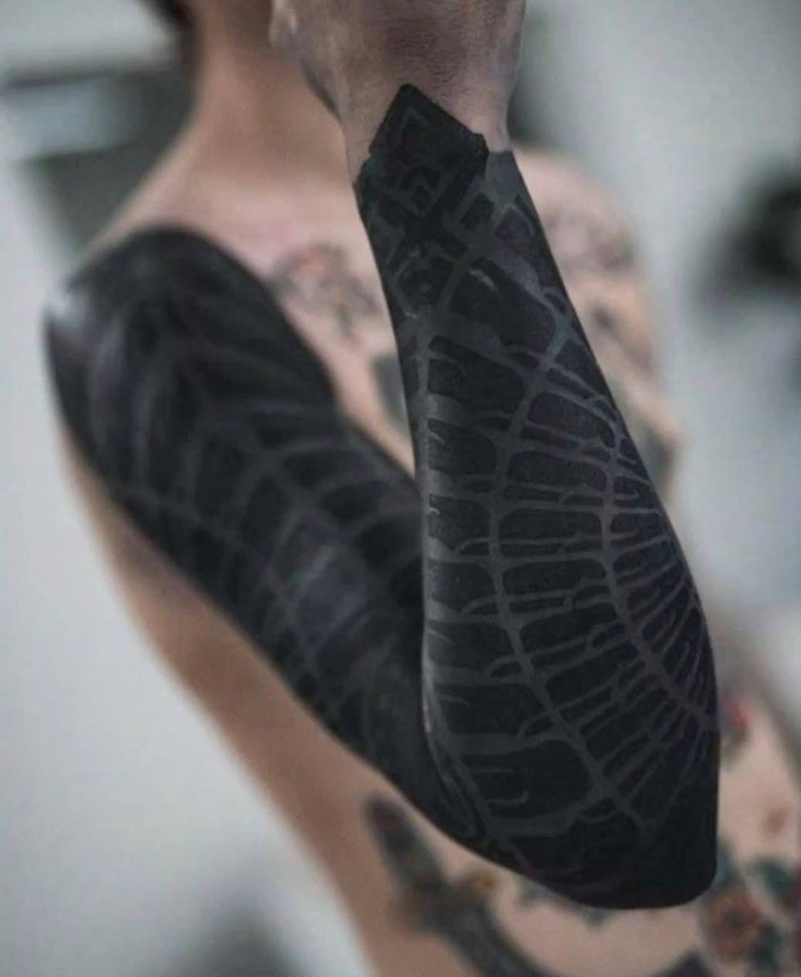 Блэкворк с плотным черным пигментом