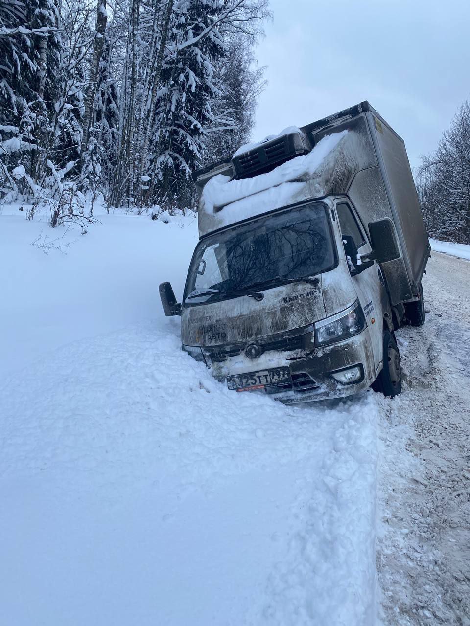 Вытащить автомобиль из снега в Московской области