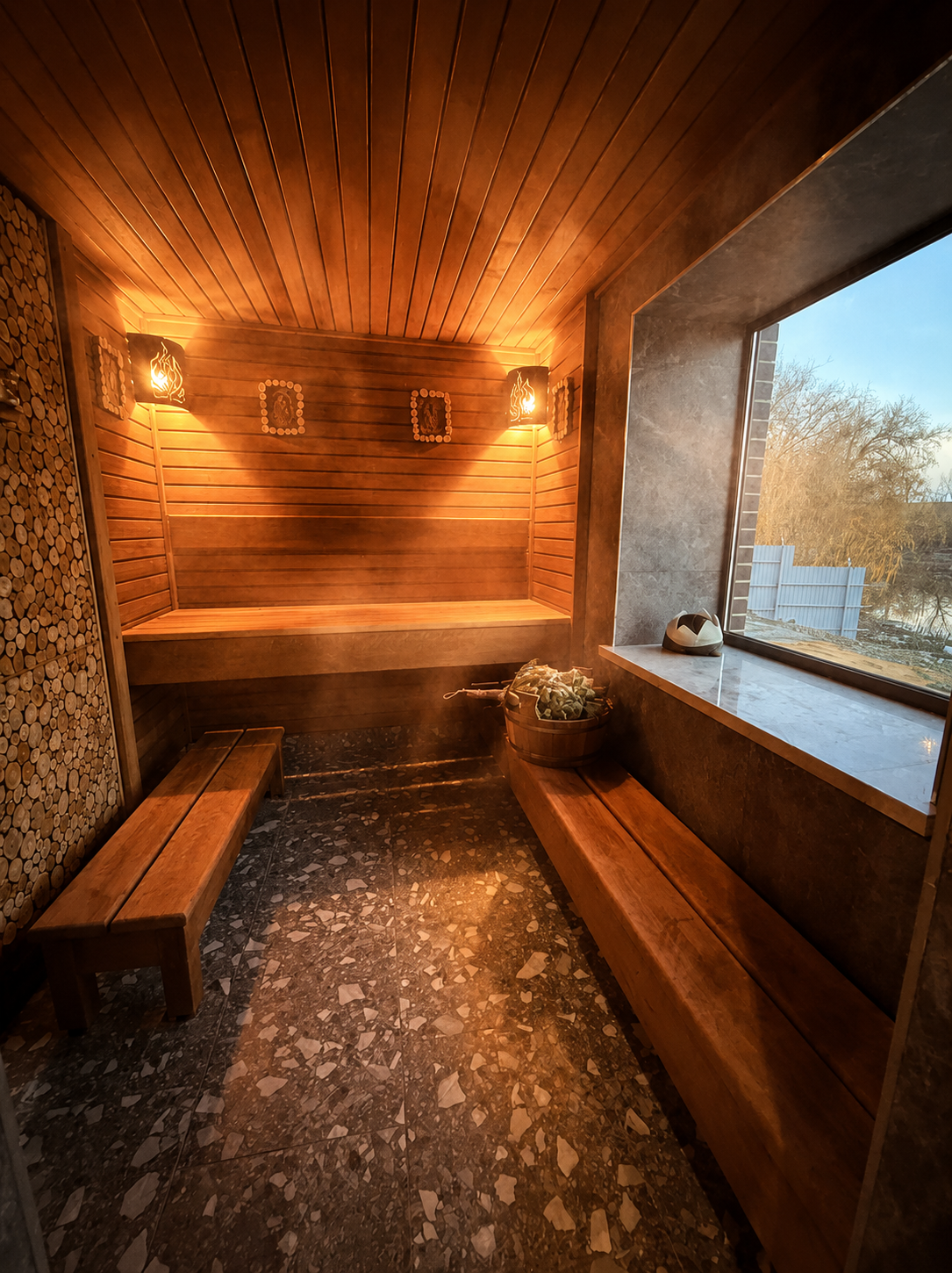 Пар и вода в банной зоне RETREAT