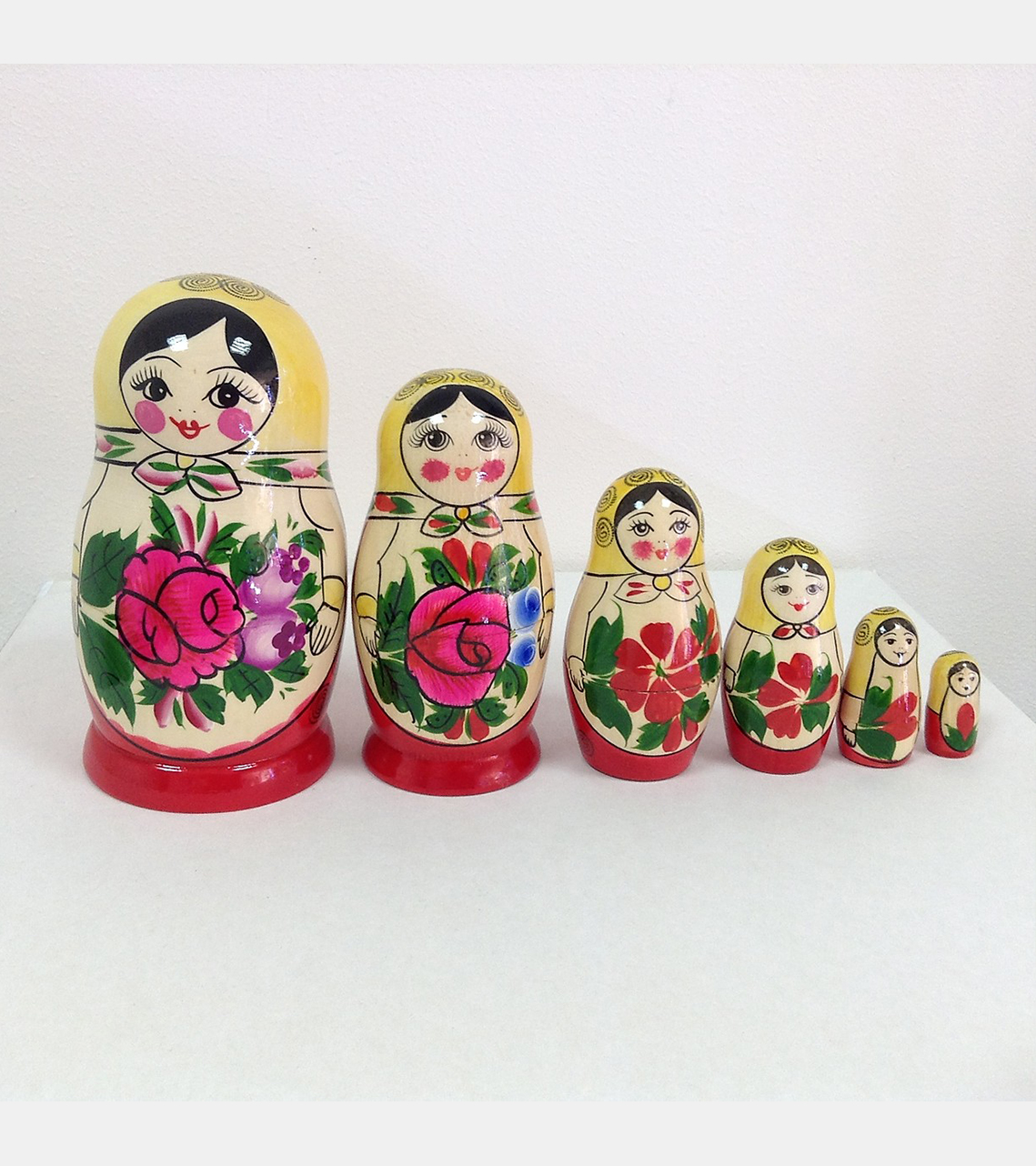 фото шесть кукол матрешки матрёшки золотая хохлома хохломская роспись