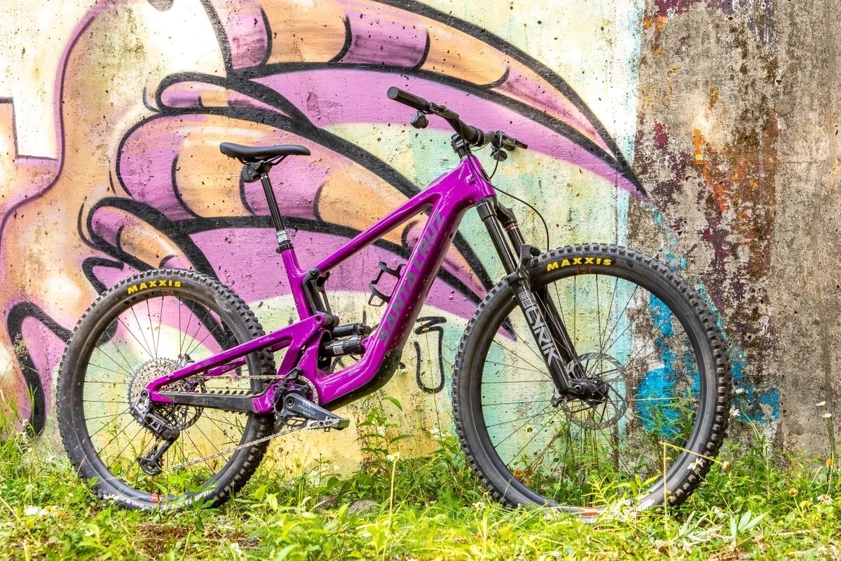 Трейловый eMTB двухподвес. Длинный ход подвески.