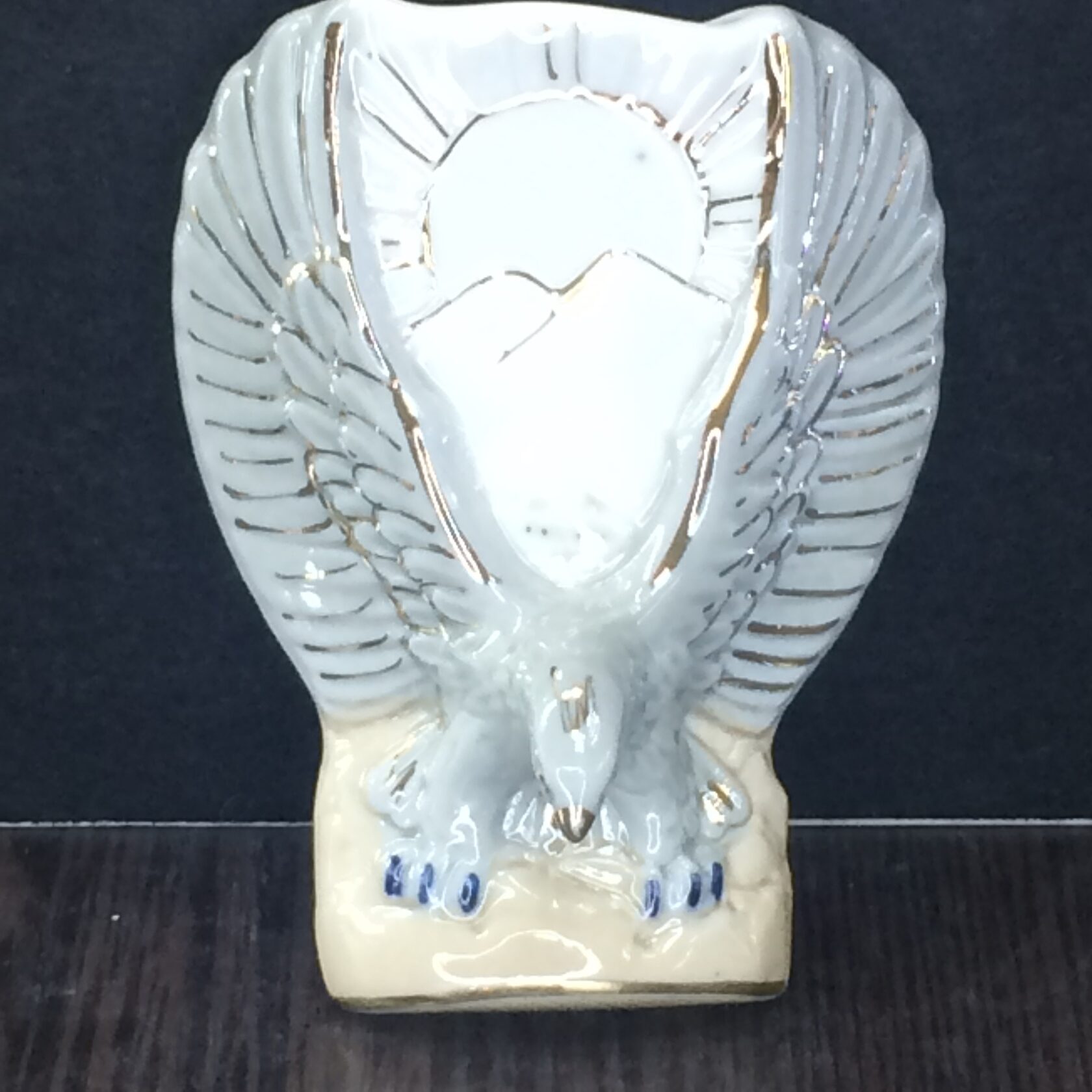 Купить магнит орел. Магнитный Орел. Керамическая сувениры Орел магнит. Купить фигурную вазу в Орле.