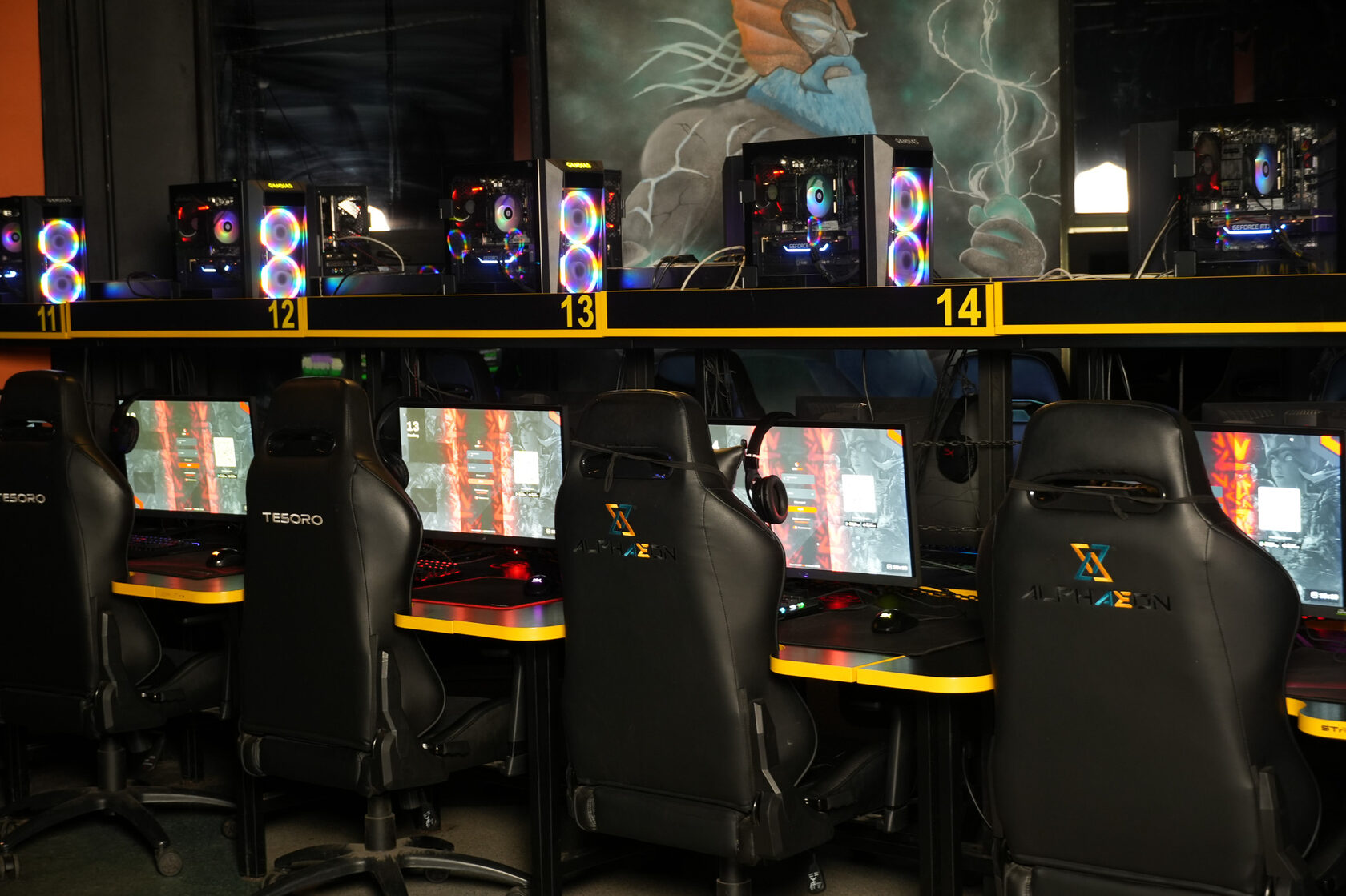 Игровые компьютеры в STRIKE ARENA