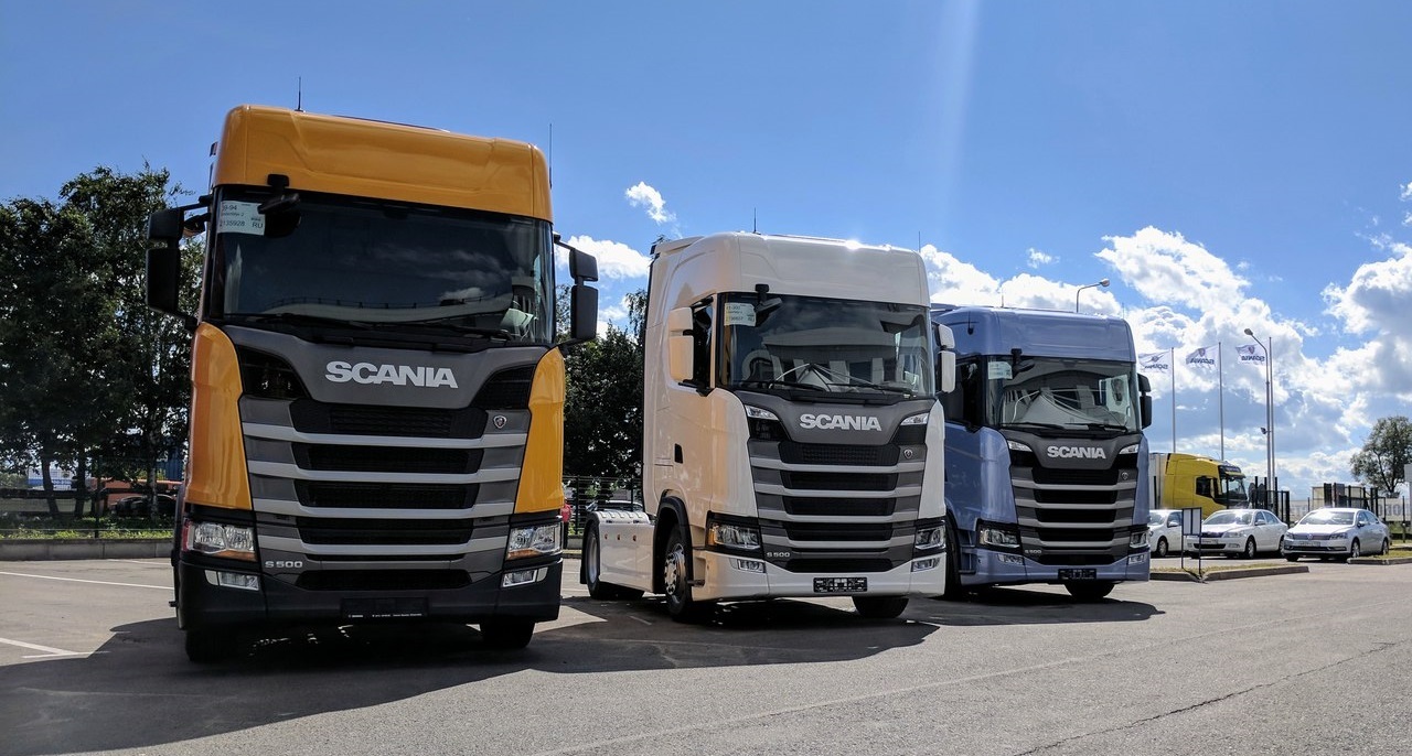 В августе 2017 года первые экземпляры новейшего седельного тягача Scania S500 обрели своих владельцев в России (фото: Scania)