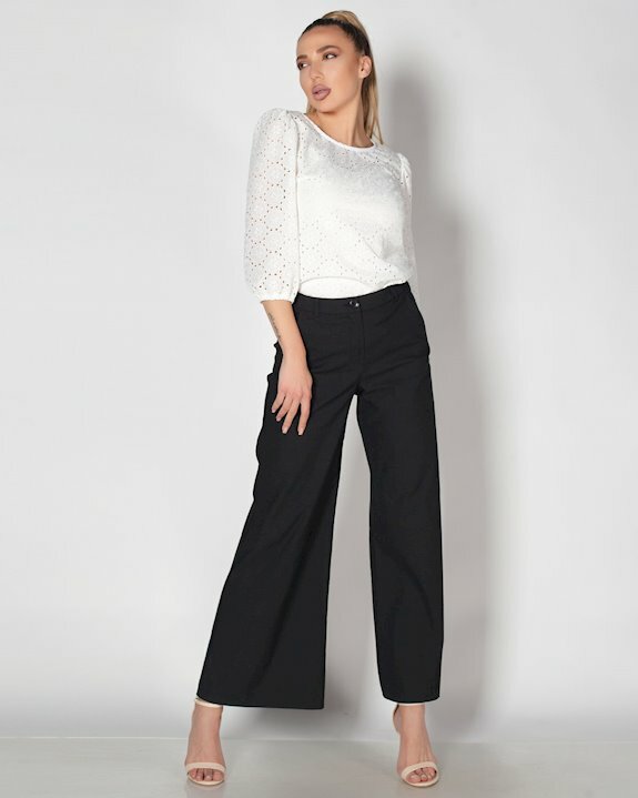 Елегантен и модерен черен панталон с широки крачоли от Efrea
