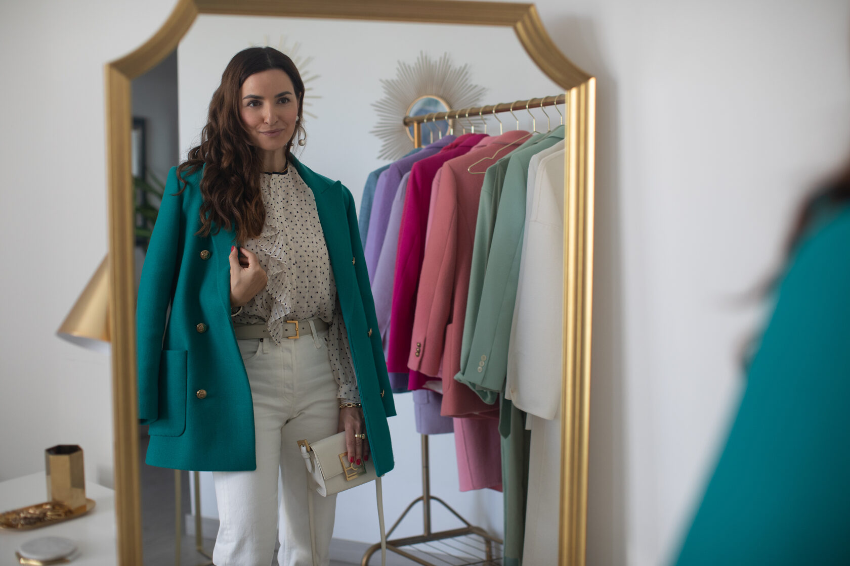 West Coast Style: Mastering the No-Dress-Code Look for Women