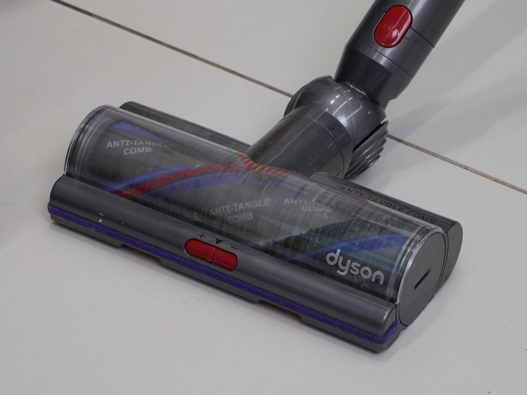 Dyson V12 Detect Slim Absolute — лёгкий и компактный