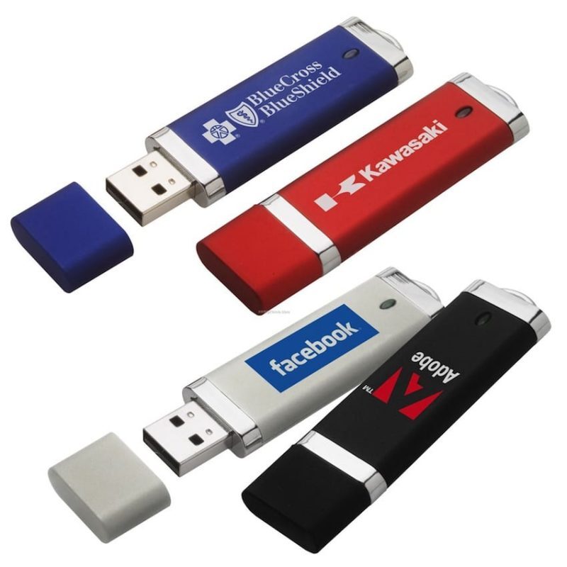 USB-флешки с логотипами BlueCross, Kawasaki, Facebook, Adobe, напечатанными тампопечатью