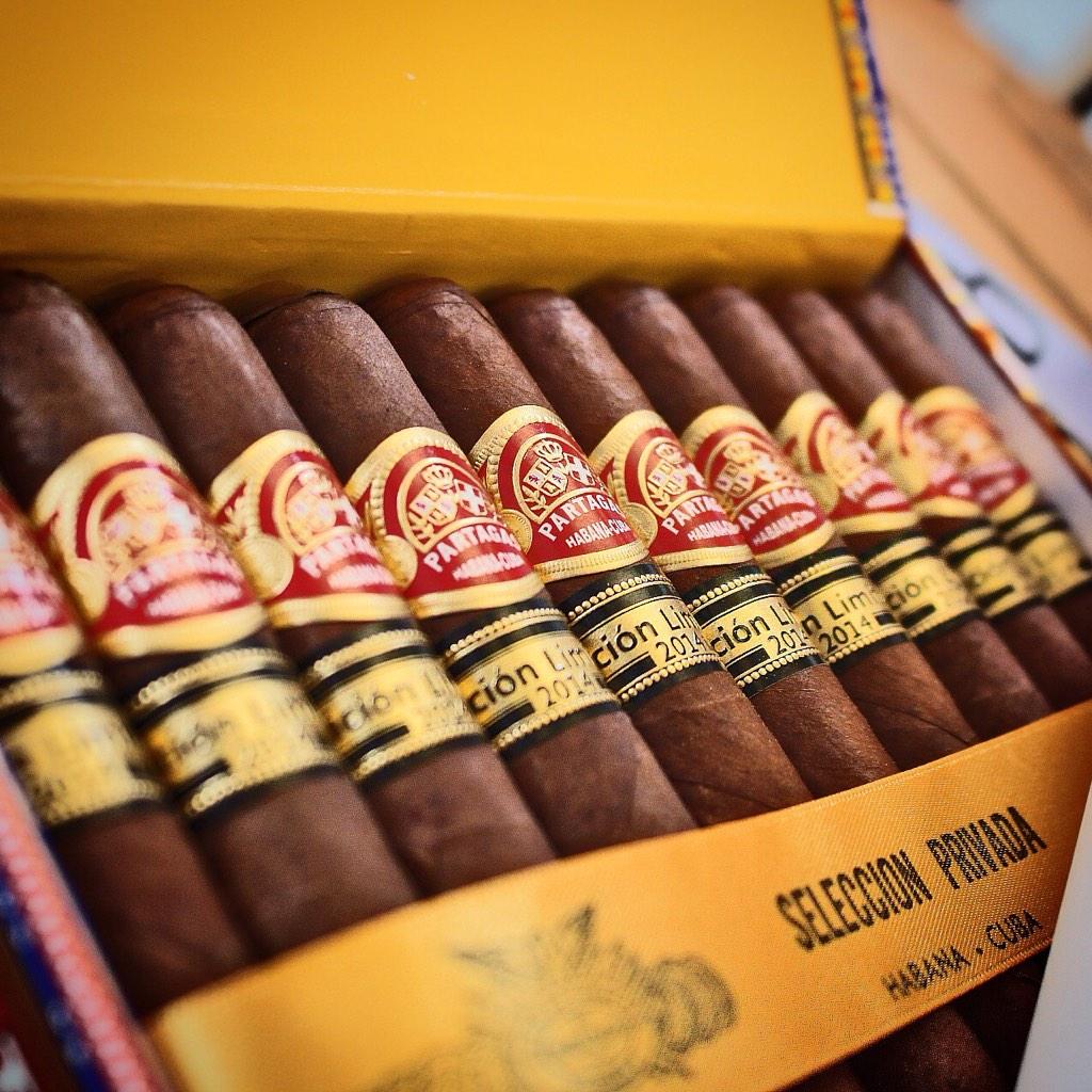 Купить сигару кубинскую в магазине. Партагас сигары кубинские. Кубинские сигары Гавана. Сигариллы Партагас. Сигары Партагас в коробке.