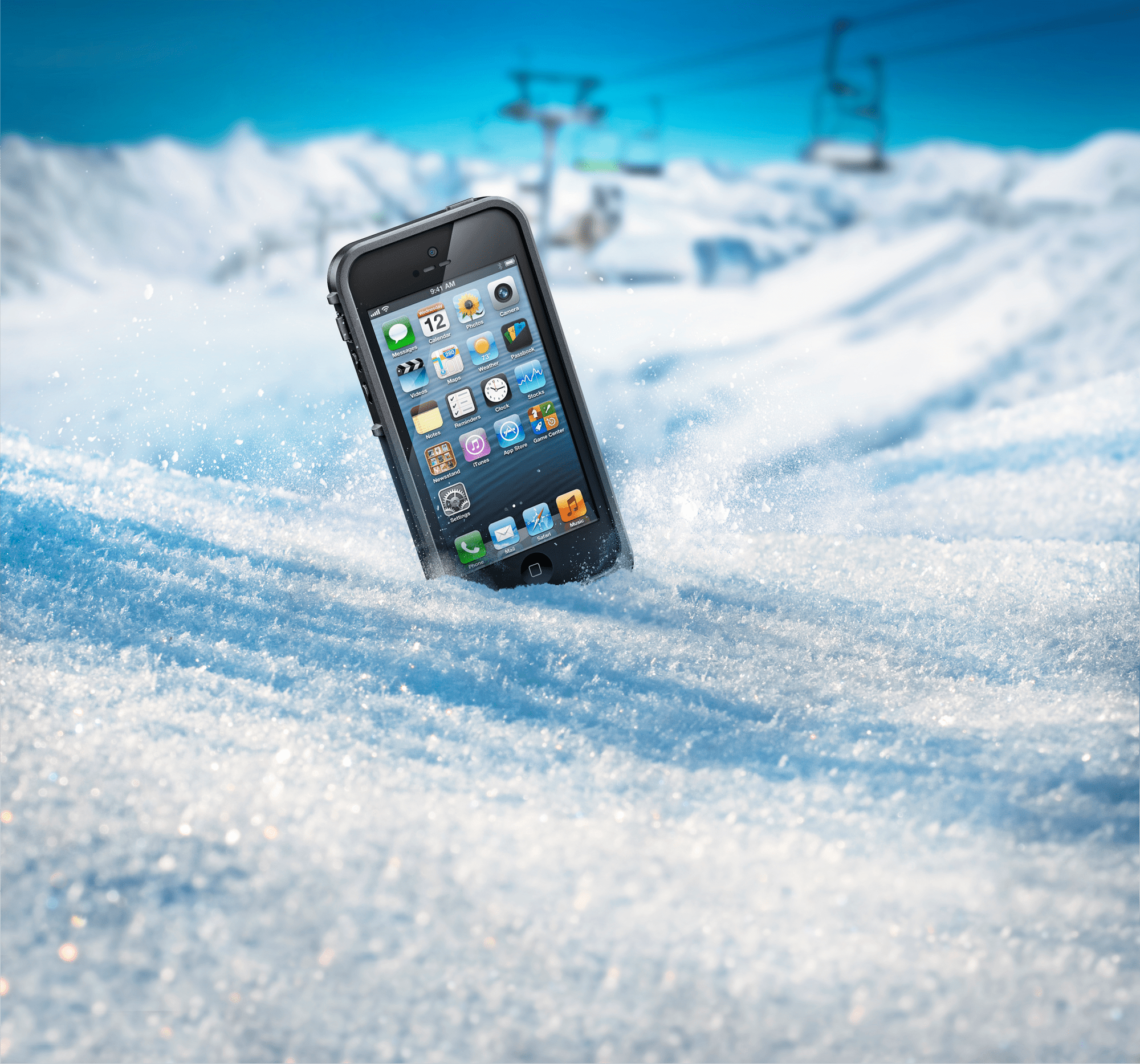 Рингтон снег на телефон. Смартфон в снегу. Смартфон на холоде. Айфон на снегу. Мобильник на снегу.
