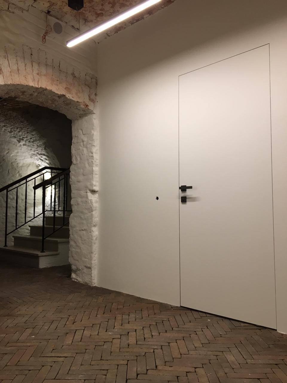 Матовая дверь