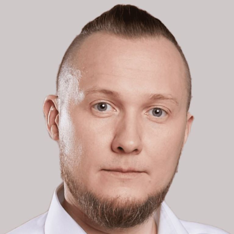 Шлыков Кирилл Алексеевич врач-ортопед-травматолог, подиатр, реабилитолог, сооснователь и руководитель центра LightStep