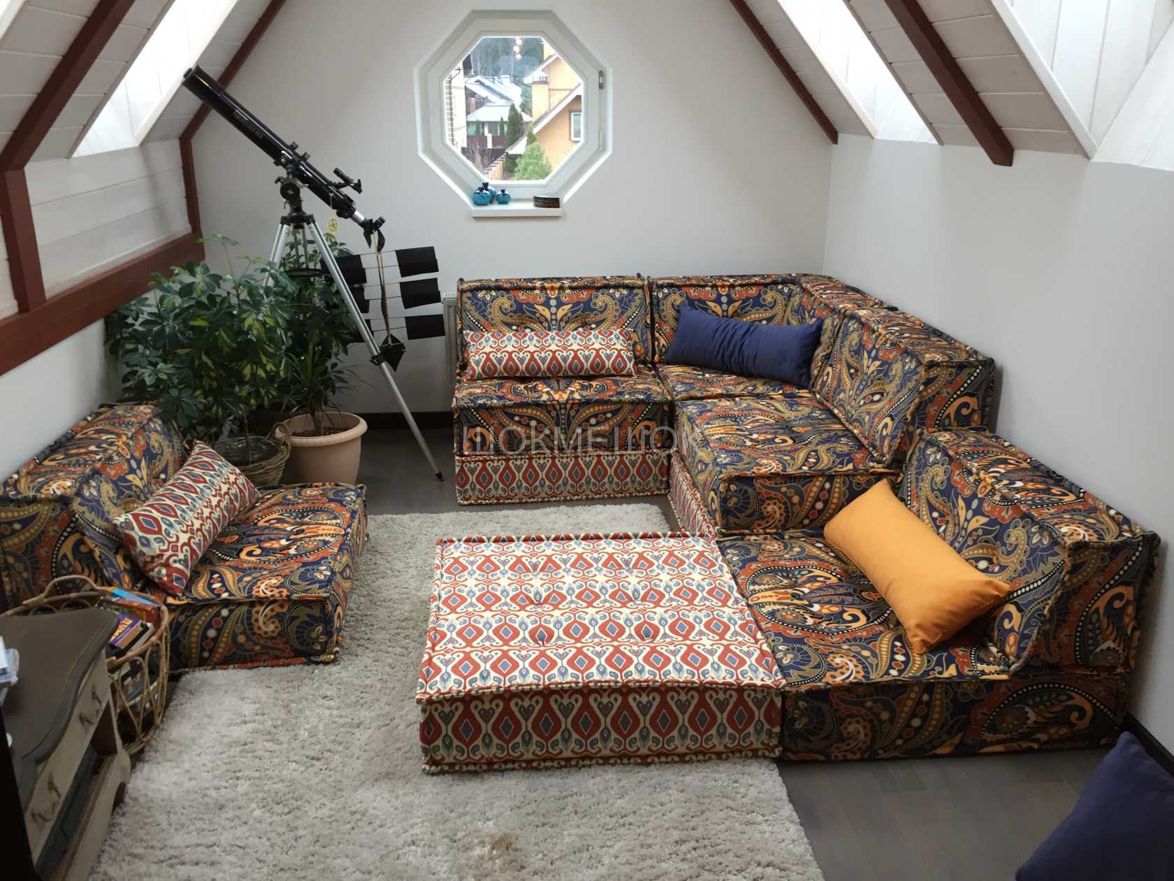 Модульный диван из подушек