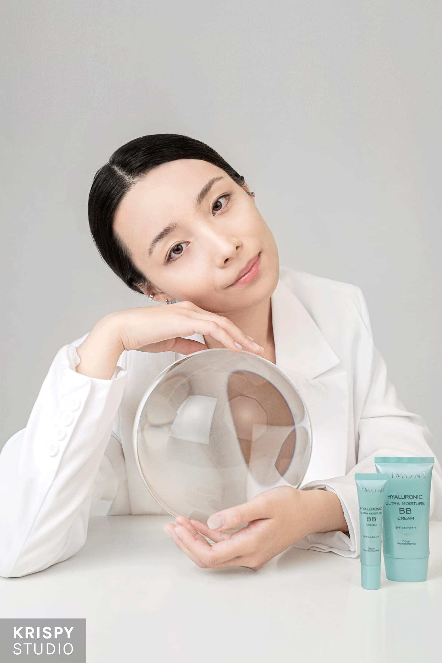 Профессиональная съемка модели с BB Cream Limoni: подбор образа, студия, реквизит, макияж и стилист.