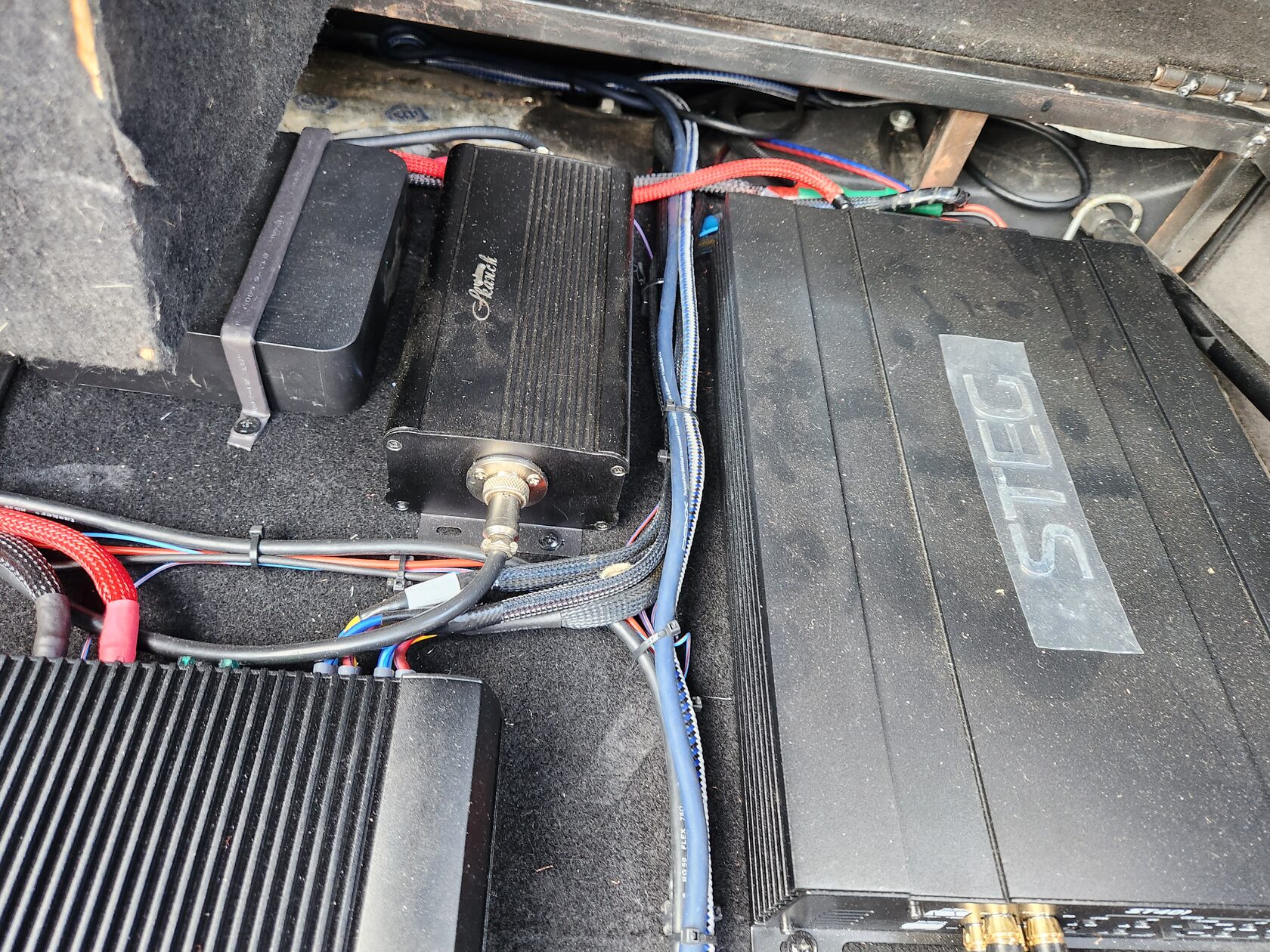 установка усилителей опель вектра