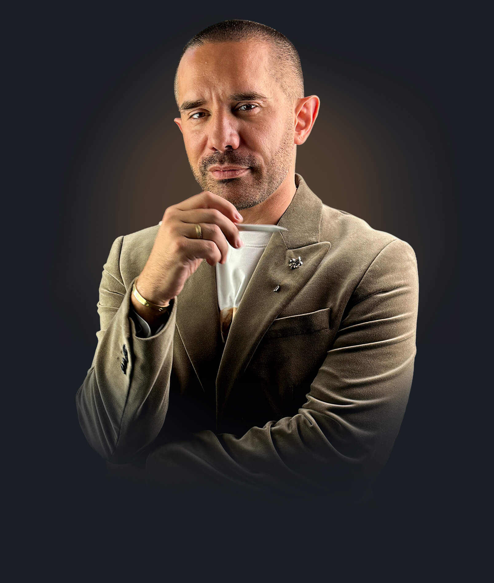 Константин Сибитёв с ручкой в руках