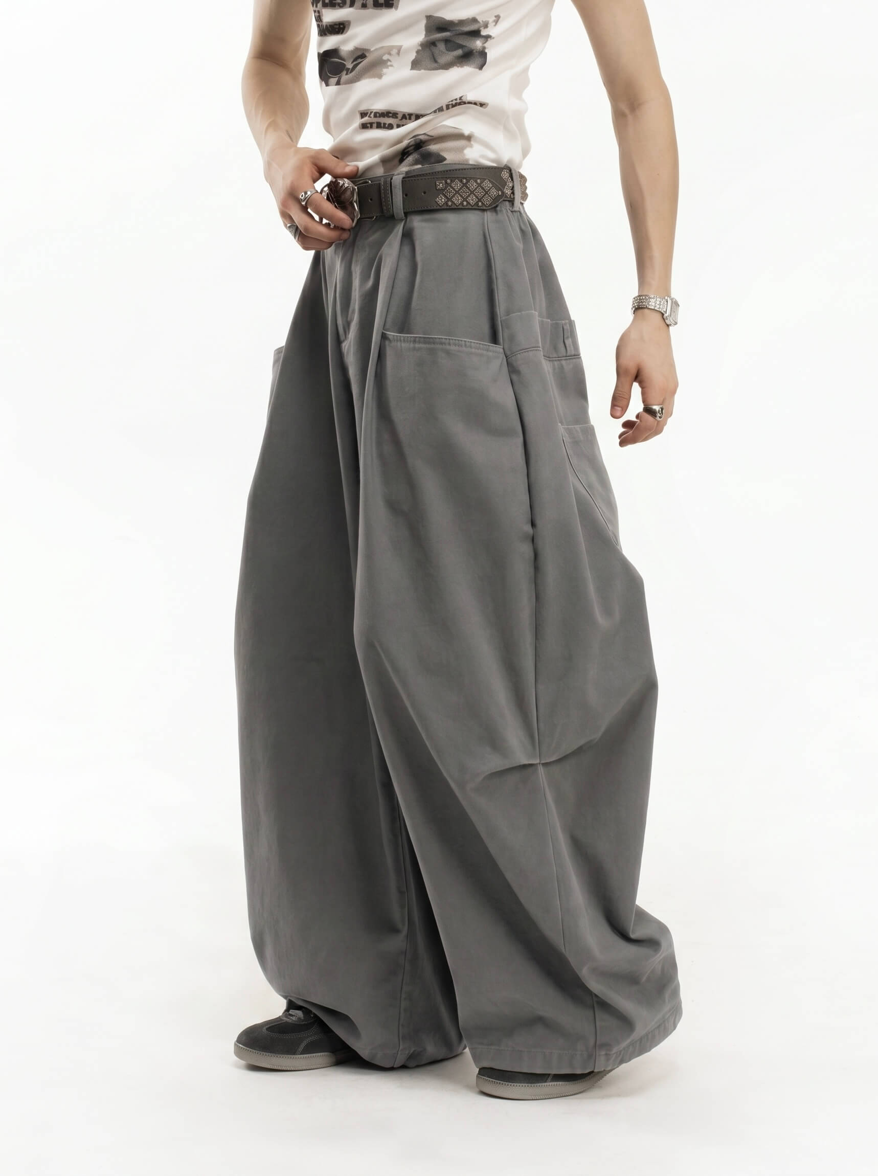 Брюки Oversize Structure Pants, вид сбоку