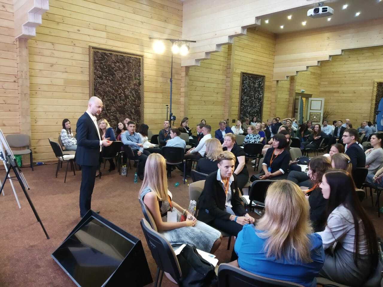 Тренинги по мышлению. Живой тренинг. Тренинг живое фото. Бизнес тренинг живое фото. Фото с тренинга Seb.