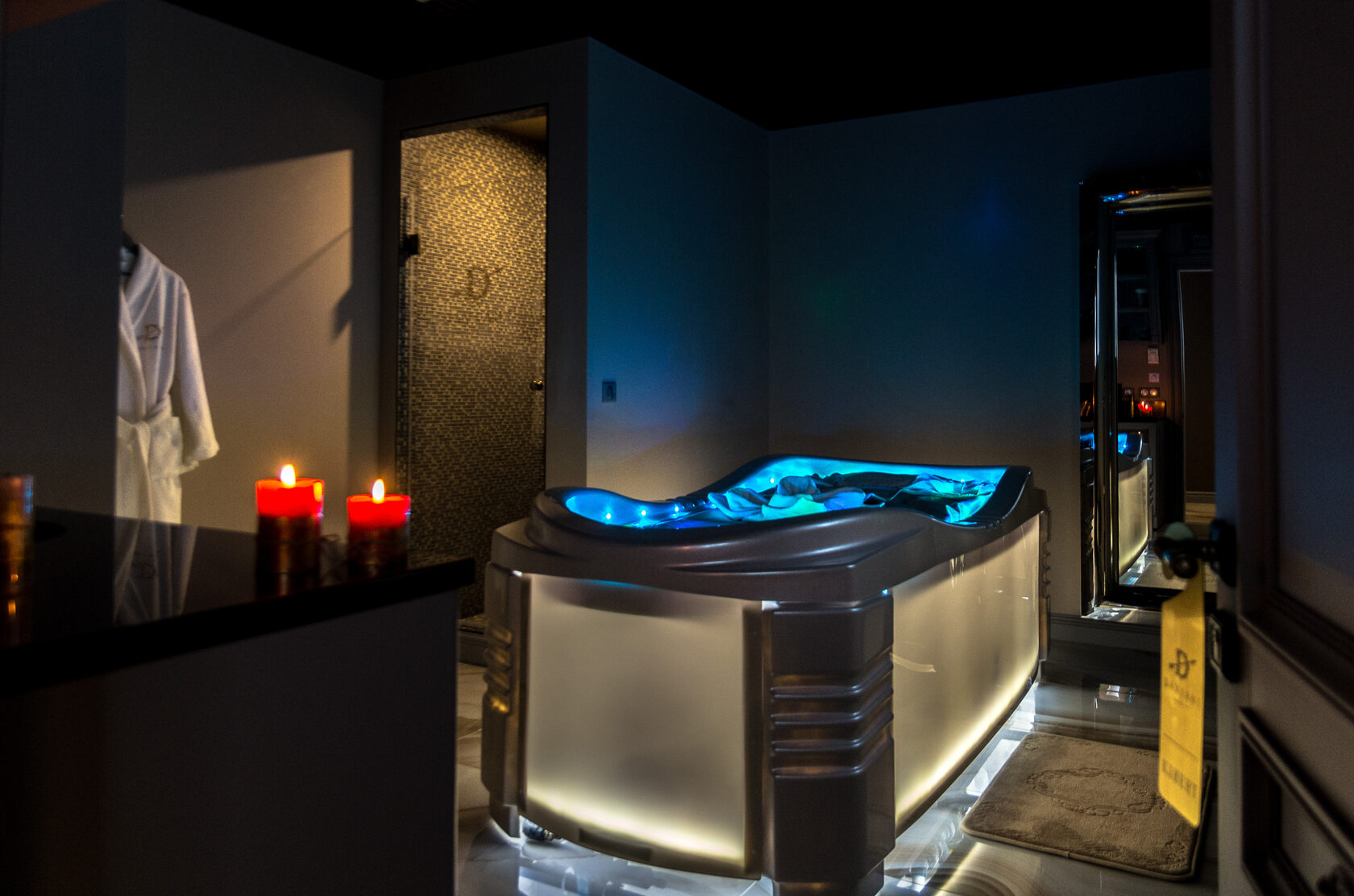 Daviani. Daviani Beauty Spa. Daviani флоатинг. Спа салон Москва премиум класса. Флоатинг мужчина.