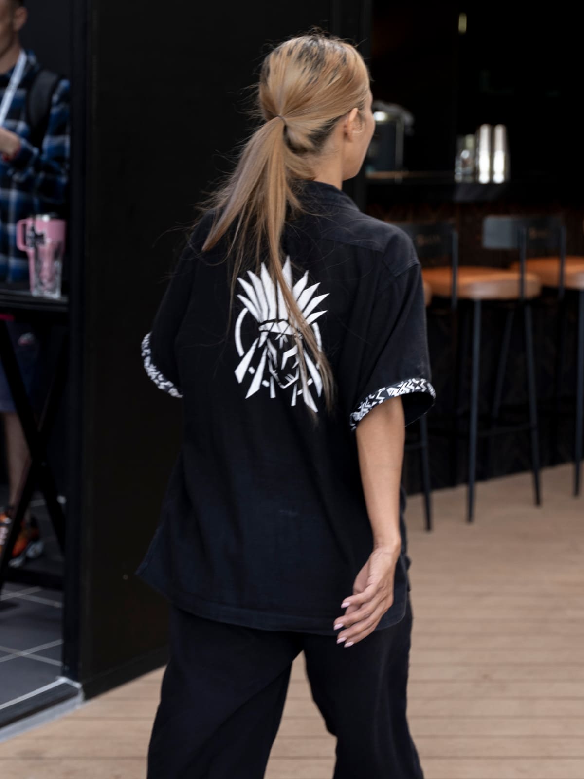 SHAMAN Lounge Cafe Bar брендинг: позиционирование бренда, айдентика, печатная продукция