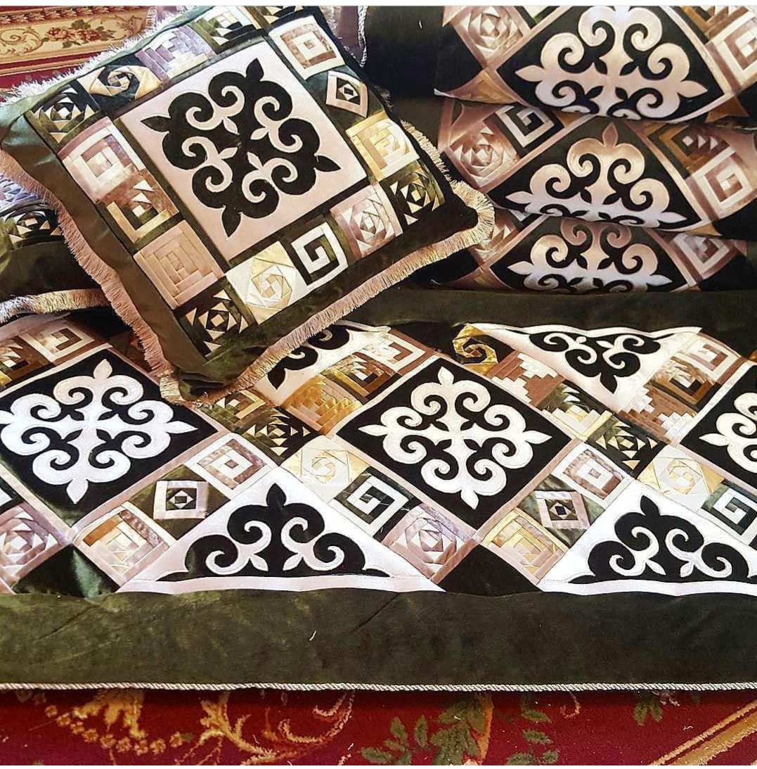 Казахские корпешки с орнаментами фото